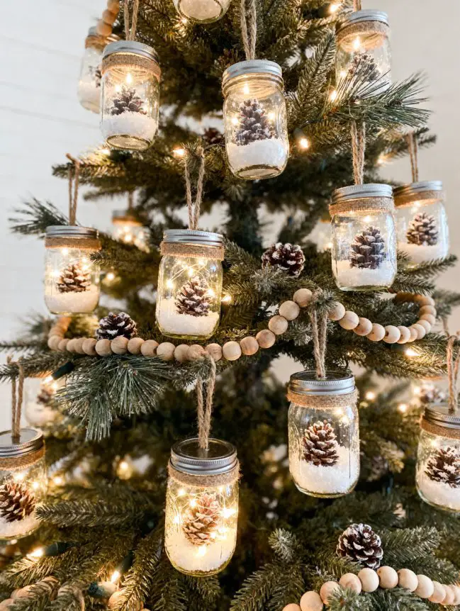 Traditional Farmhouse Christmas Tree Decor Ideas
