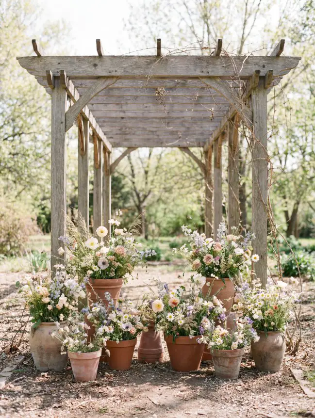 Boho Pergola Wedding Decoration Ideas